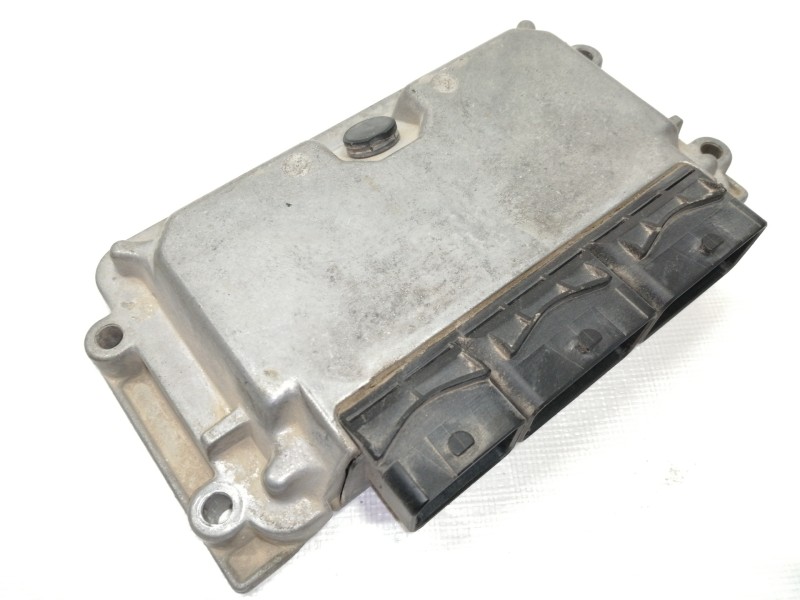 Recambio de centralita motor uce para citroën saxo 1.5 d x referencia OEM IAM 0281001839  