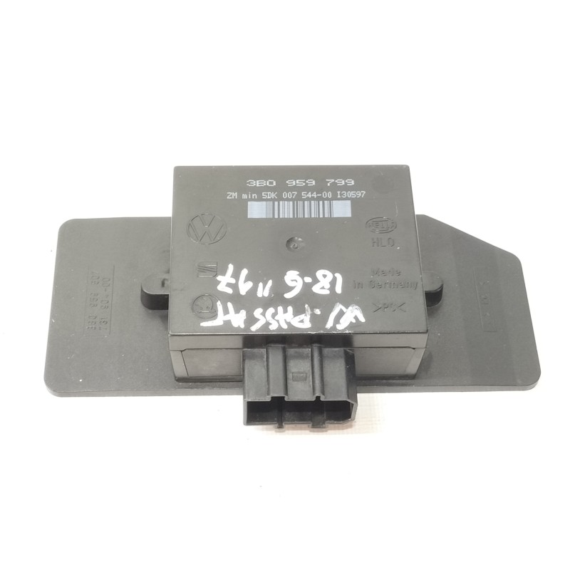 Recambio de centralita cierre para volkswagen passat berlina (3c2) r line referencia OEM IAM 3B0959799  