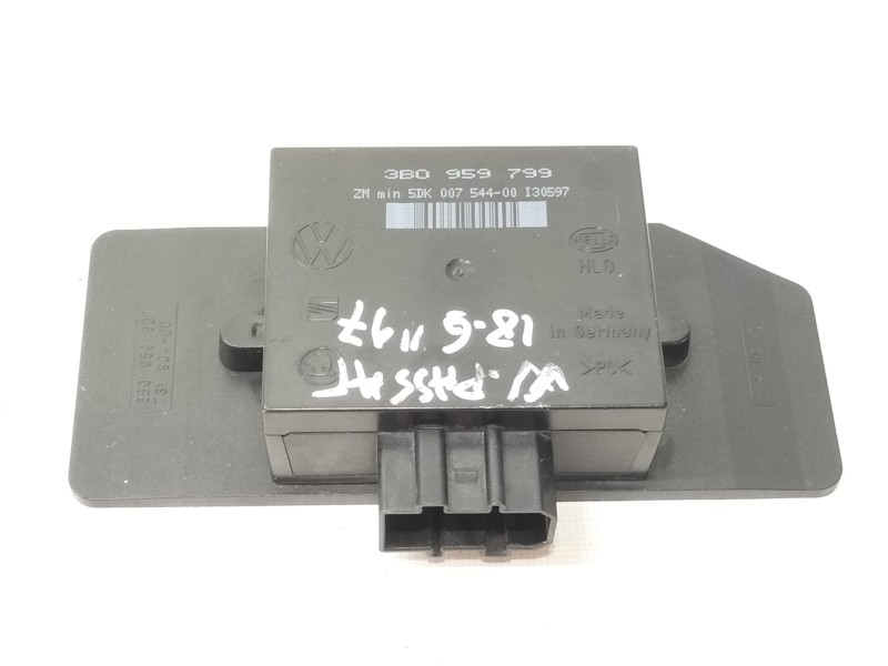 Recambio de centralita cierre para volkswagen passat berlina (3c2) r line referencia OEM IAM 3B0959799  