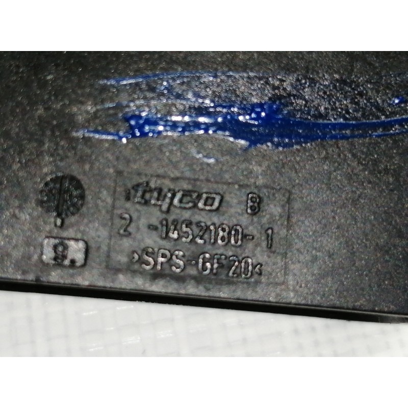 Recambio de cerradura puerta delantera derecha para land rover range rover sport v6 td hse referencia OEM IAM FQJ000204  