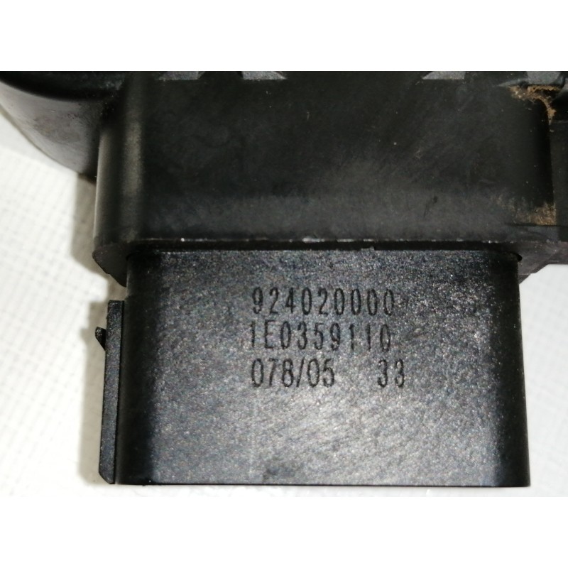 Recambio de cerradura puerta delantera derecha para land rover range rover sport v6 td hse referencia OEM IAM FQJ000204  