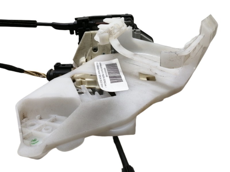 Recambio de cerradura puerta trasera derecha para volkswagen passat berlina (3c2) edition referencia OEM IAM CZ3C4839016A  