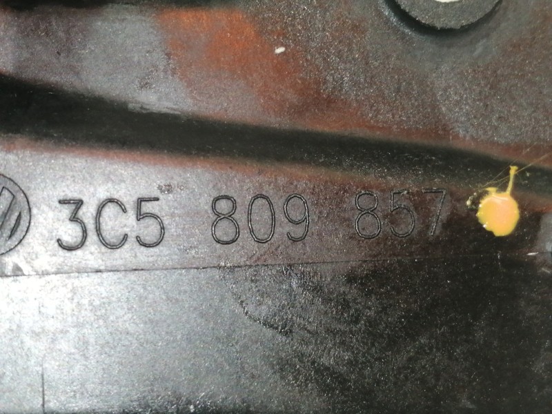 Recambio de tapa exterior combustible para volkswagen passat berlina (3c2) edition referencia OEM IAM 3C5809857  