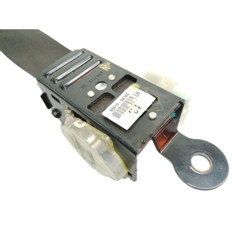 Recambio de cinturon seguridad delantero izquierdo para hyundai h 1 h 1 combi con quinta puerta referencia OEM IAM 888104A300  