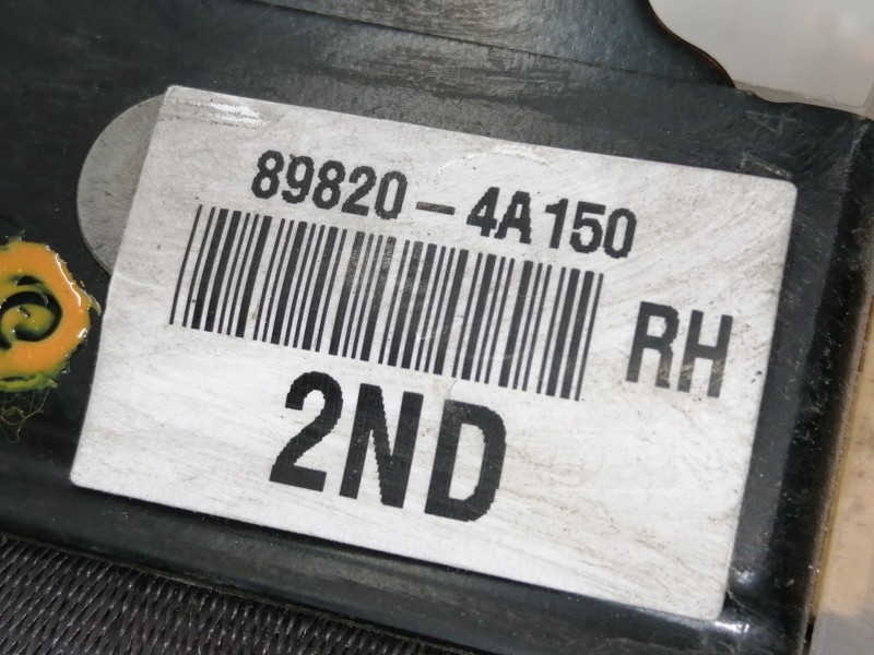 Recambio de cinturon seguridad trasero derecho para hyundai h 1 h 1 combi con quinta puerta referencia OEM IAM 898204A150  