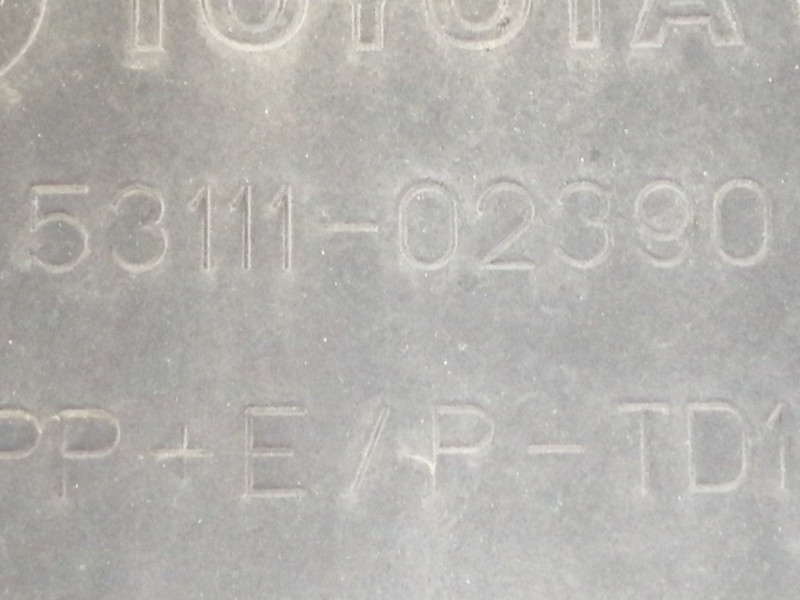 Recambio de rejilla delantera para toyota auris 1.3 16v cat referencia OEM IAM 5311102390  