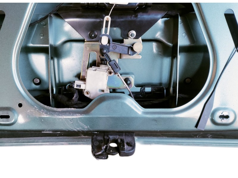 Recambio de porton trasero para volkswagen touareg (7la) tdi v10 referencia OEM IAM   TOCADO