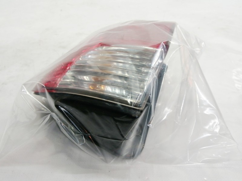 Recambio de piloto trasero derecho para hyundai h 1 h 1 combi con quinta puerta referencia OEM IAM   