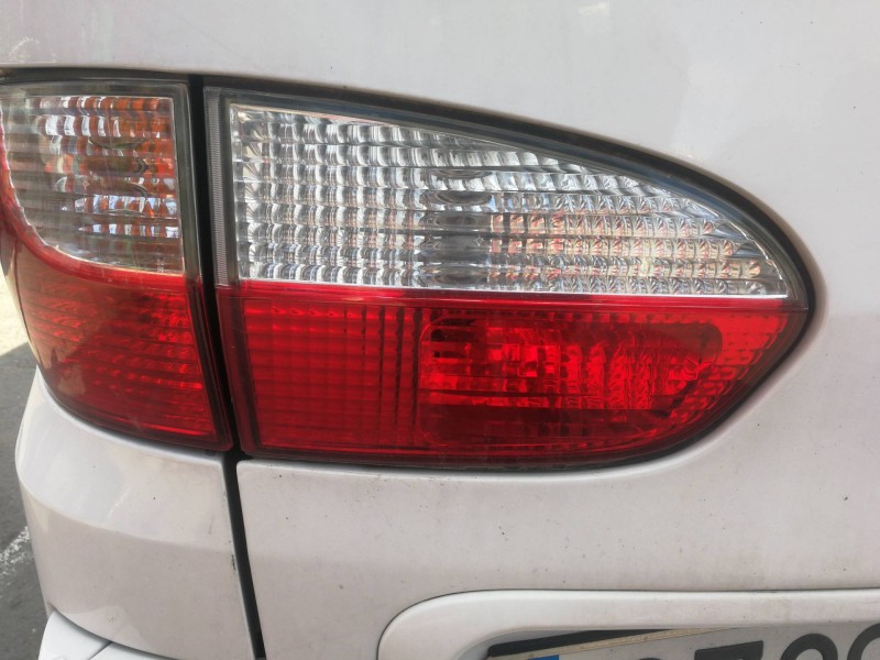 Recambio de piloto trasero izquierdo interior para hyundai h 1 h 1 combi con quinta puerta referencia OEM IAM 20917A  