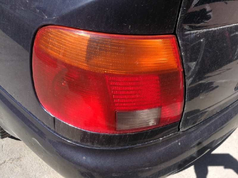 Recambio de piloto trasero izquierdo para audi a4 berlina (b5) 1.9 tdi referencia OEM IAM 8D0945095A  