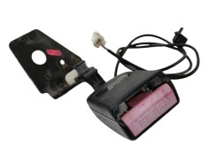 Recambio de enganche cinturon trasero izquierdo para peugeot 308 premium referencia OEM IAM B8890E147  