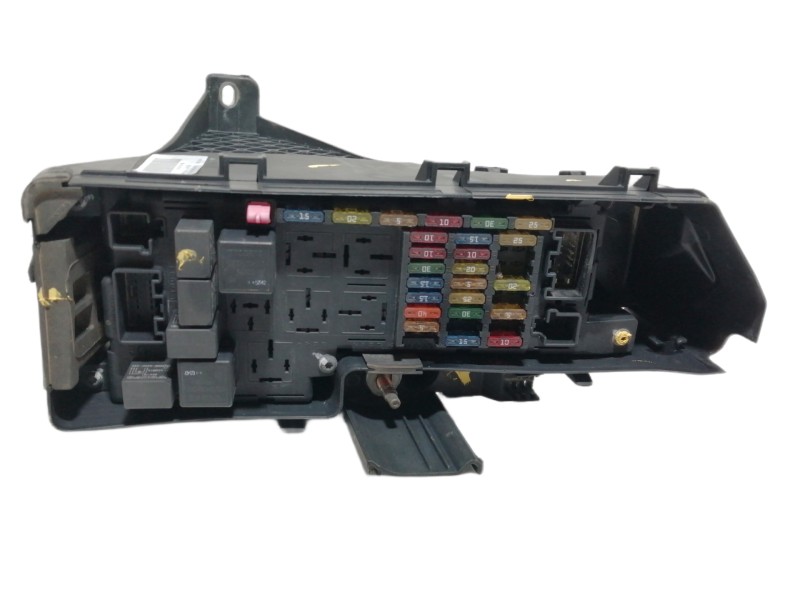 Recambio de caja reles / fusibles para volvo s60 berlina d5 referencia OEM IAM 9494210  