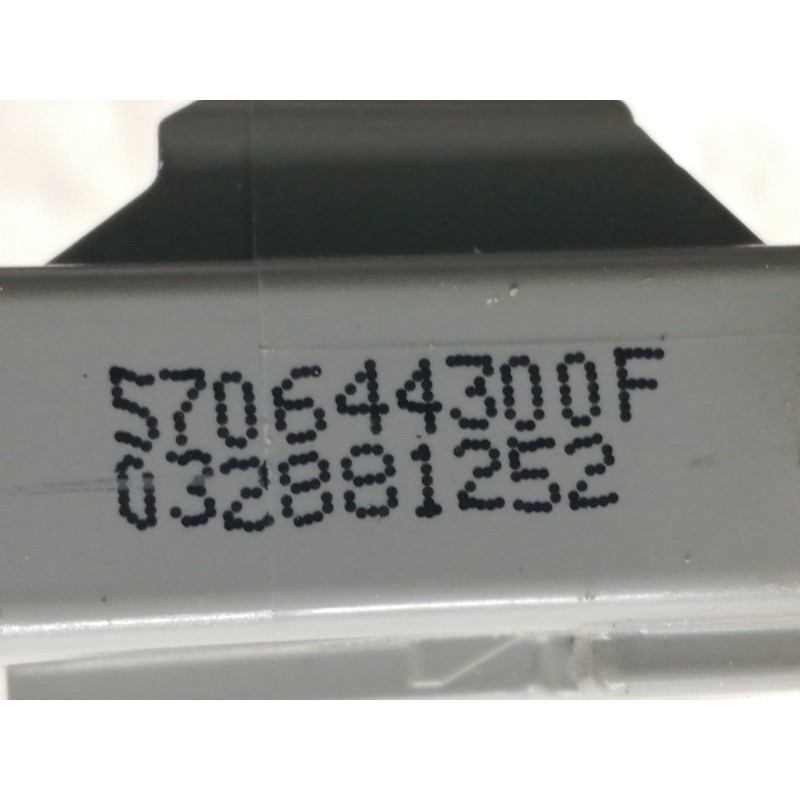 Recambio de enganche cinturon delantero derecho para volvo s60 berlina d5 referencia OEM IAM 9191817 113463 570644300F / 0328812