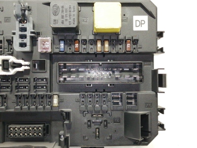 Recambio de caja reles / fusibles para opel astra h berlina elegance referencia OEM IAM 5DK00866931  
