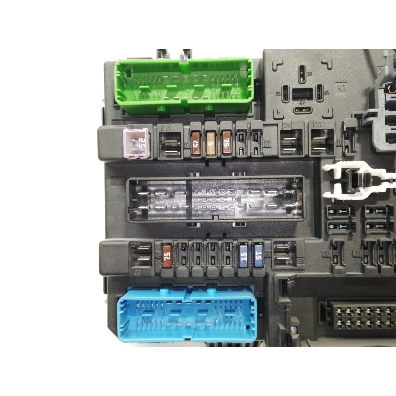 Recambio de caja reles / fusibles para opel astra h berlina elegance referencia OEM IAM 5DK00866931  