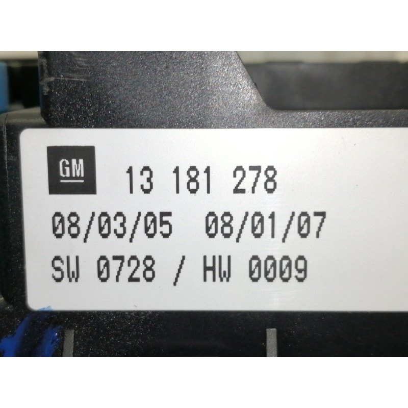 Recambio de caja reles / fusibles para opel astra h berlina elegance referencia OEM IAM 5DK00866931  