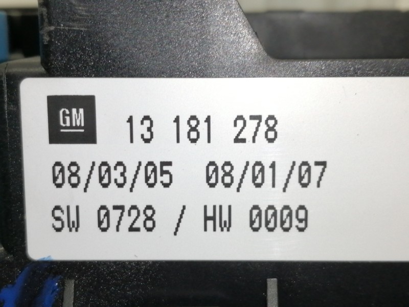 Recambio de caja reles / fusibles para opel astra h berlina elegance referencia OEM IAM 5DK00866931  