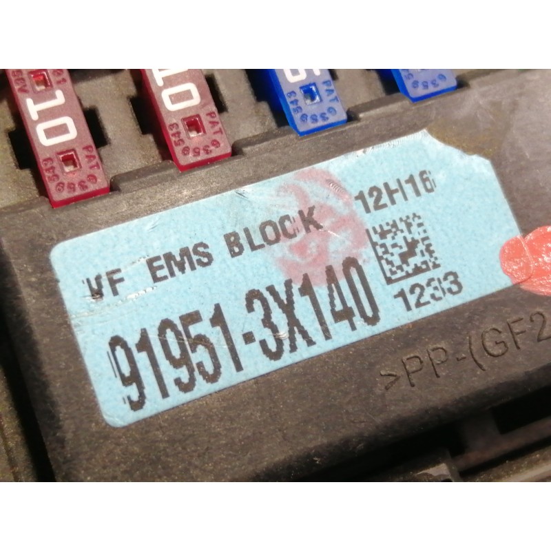 Recambio de caja reles / fusibles para hyundai i30 (gd) classic referencia OEM IAM 919513X140  
