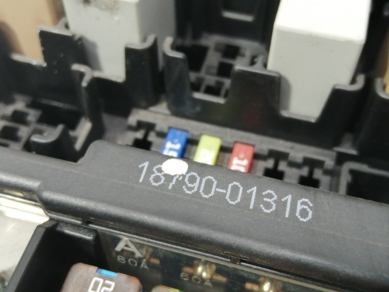 Recambio de caja reles / fusibles para hyundai i30 (gd) classic referencia OEM IAM 919513X140  