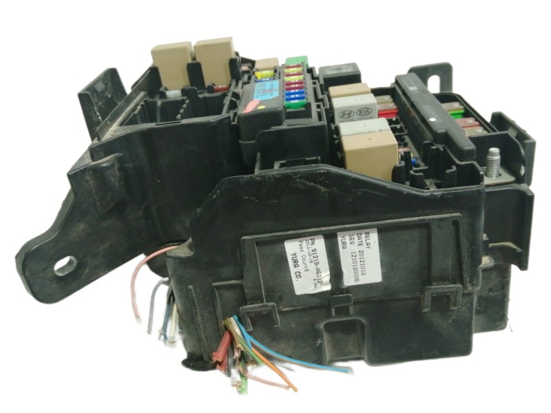 Recambio de caja reles / fusibles para hyundai i30 (gd) classic referencia OEM IAM 919513X140  