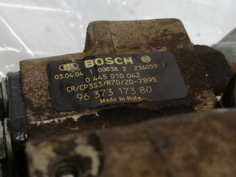 Recambio de bomba inyeccion para peugeot 206 berlina x-line referencia OEM IAM 9637317380 0445010042 