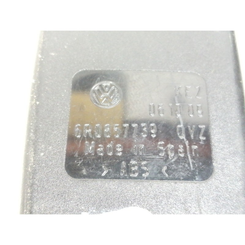 Recambio de enganche cinturon trasero central para seat ibiza (6j5) reference referencia OEM IAM 6R0857739  