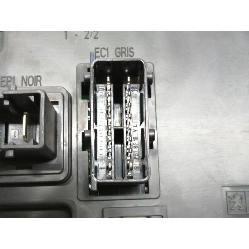 Recambio de caja reles / fusibles para peugeot 406 break (s1/s2) st referencia OEM IAM S180085003F 9665778480 AC53327821