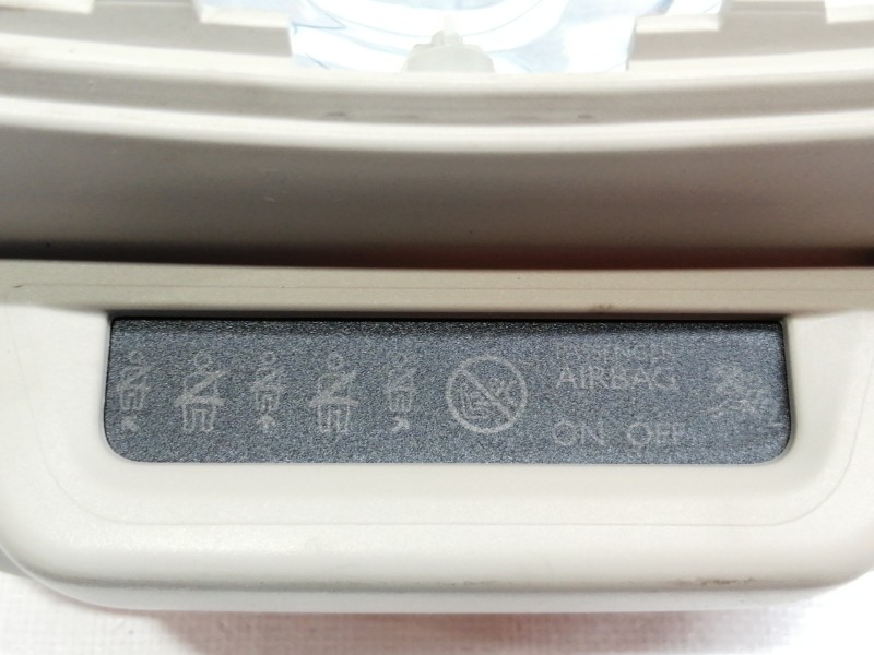 Recambio de moldura para peugeot 508 active referencia OEM IAM 9686349477  