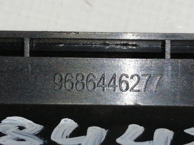 Recambio de rejilla aireadora para peugeot 508 active referencia OEM IAM 9686457877  