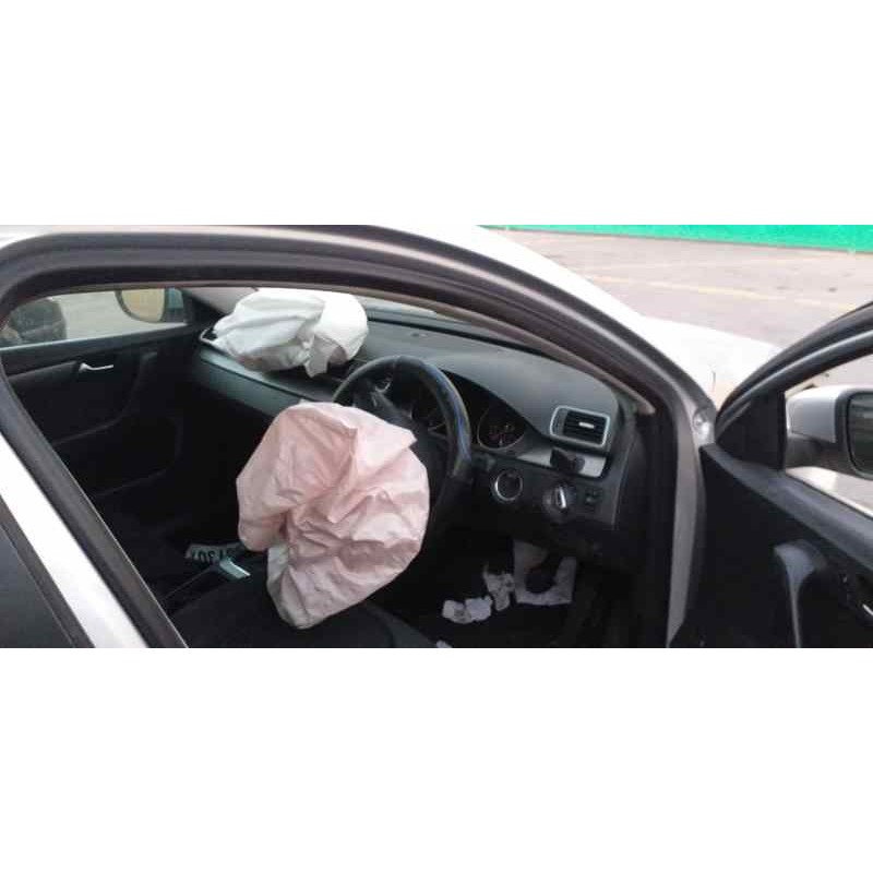 VOLKSWAGEN PASSAT LIM. (362)