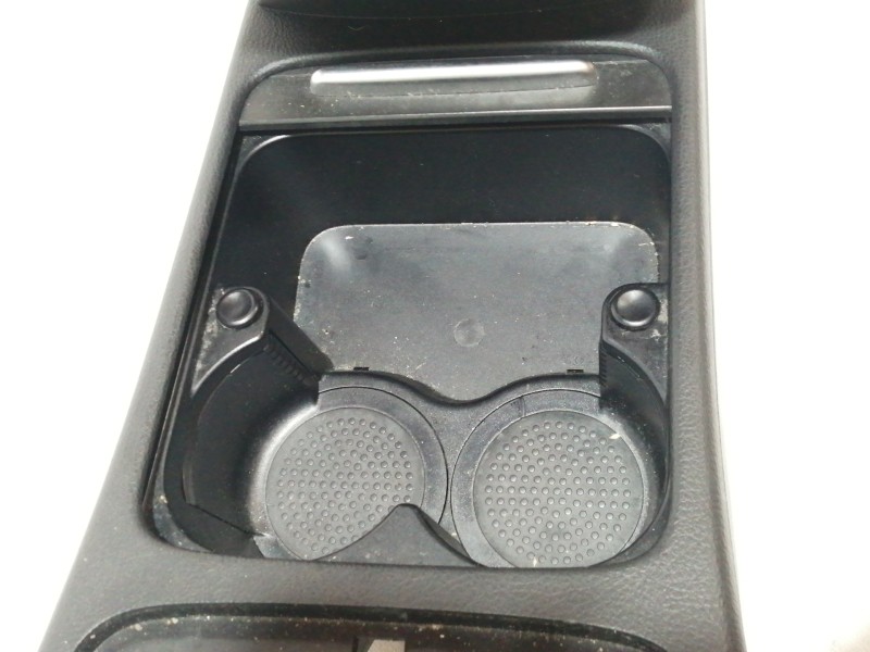 Recambio de apoyabrazos central para volkswagen passat berlina (3c2) edition referencia OEM IAM 3C0864207P 3C0863319 