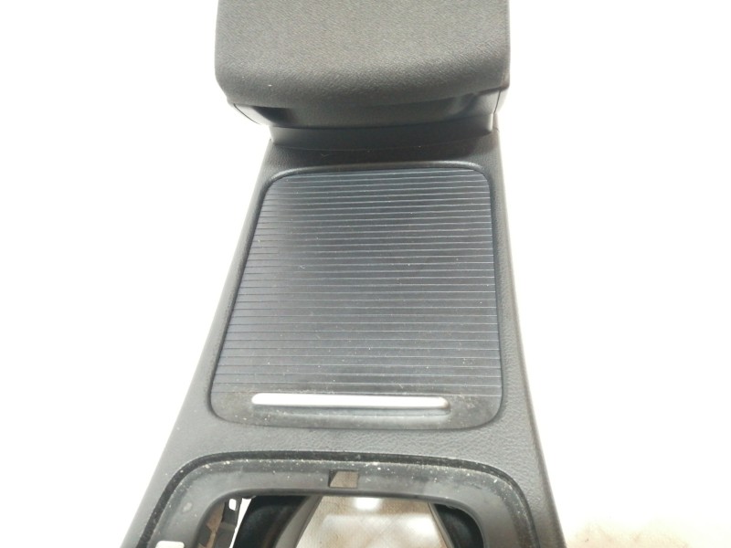 Recambio de apoyabrazos central para volkswagen passat berlina (3c2) edition referencia OEM IAM 3C0864207P 3C0863319 