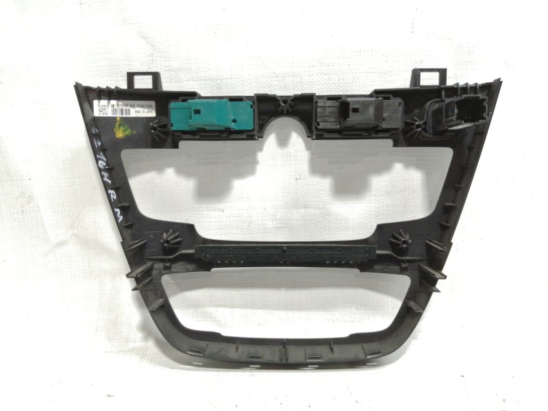 Recambio de moldura para opel insignia sports tourer sport referencia OEM IAM 22759486  
