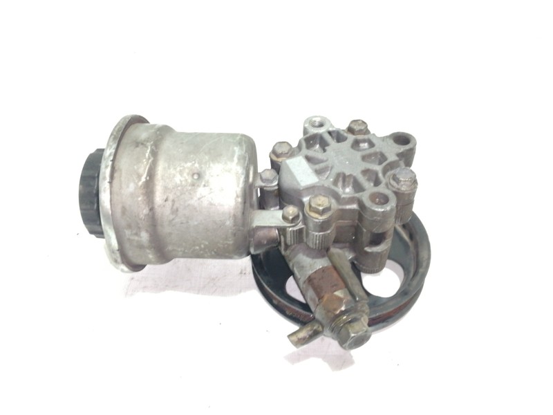 Recambio de bomba direccion para toyota yaris (ncp1/nlp1/scp1) 1.0 linea luna referencia OEM IAM   