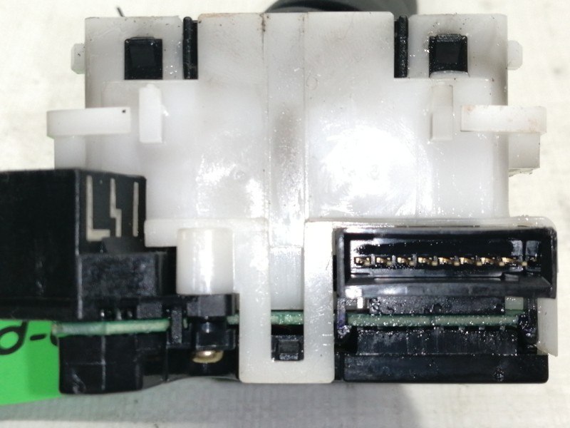 Recambio de mando limpia para nissan note (e11e) acenta referencia OEM IAM 252609U00A  