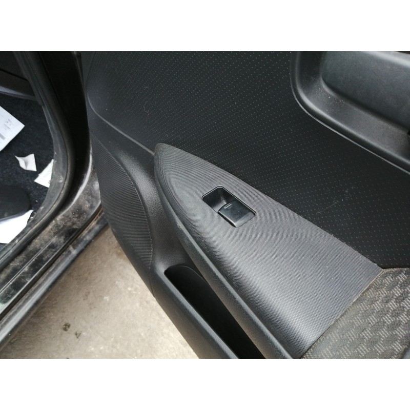 Recambio de mando elevalunas trasero derecho para nissan note (e11e) acenta referencia OEM IAM 829609U10A 25411ED00A 