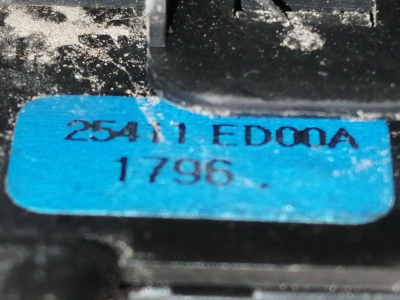 Recambio de mando elevalunas trasero derecho para nissan note (e11e) acenta referencia OEM IAM 829609U10A 25411ED00A 