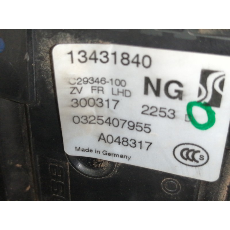 Recambio de cerradura puerta delantera derecha para opel corsa e expression referencia OEM IAM 13431840  