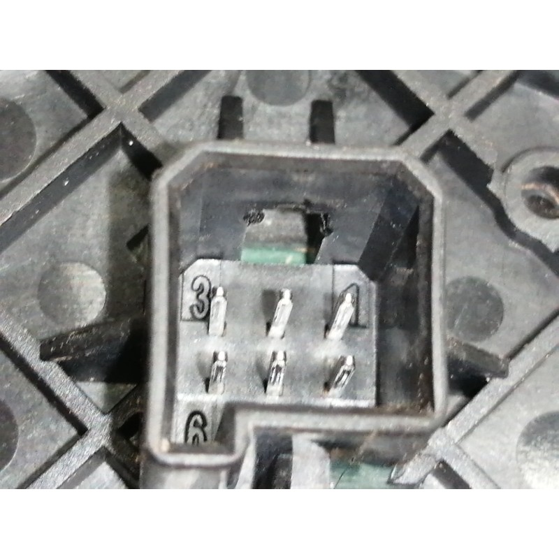 Recambio de mando elevalunas delantero derecho para opel corsa e expression referencia OEM IAM 13430018  