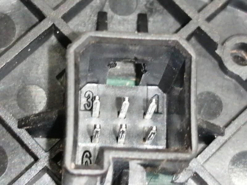 Recambio de mando elevalunas delantero derecho para opel corsa e expression referencia OEM IAM 13430018  