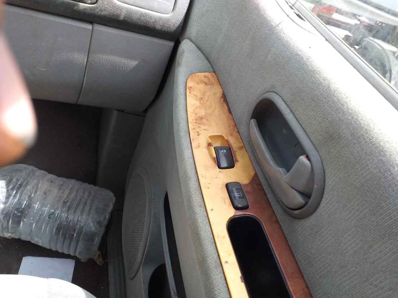 Recambio de mando elevalunas delantero derecho para kia carnival ii 2.9 cdri ex referencia OEM IAM 0K53A66360A  