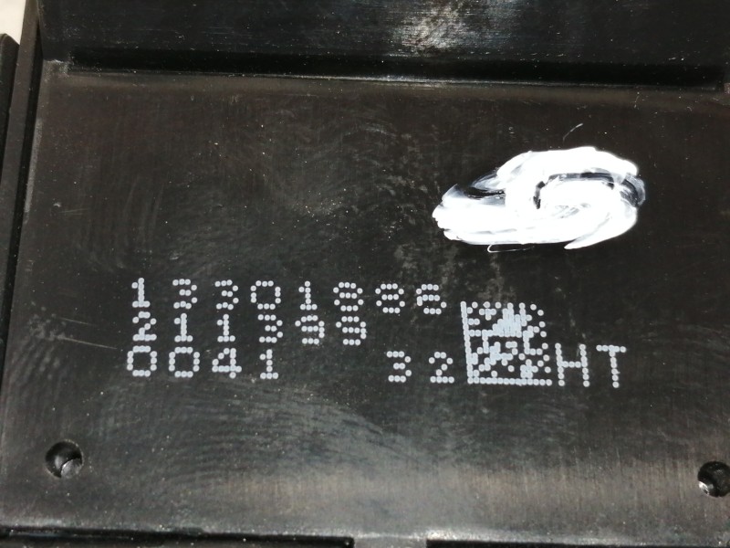 Recambio de mando elevalunas delantero derecho para opel insignia sports tourer cosmo referencia OEM IAM 13301886  