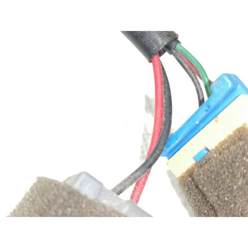 Recambio de enganche cinturon delantero izquierdo para kia carnival ii 2.9 cdri ex referencia OEM IAM   