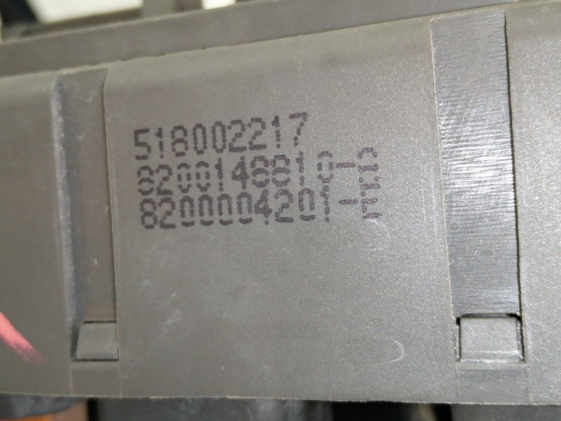 Recambio de caja reles / fusibles para renault vel satis (bj0) privilege referencia OEM IAM 8200148810A  