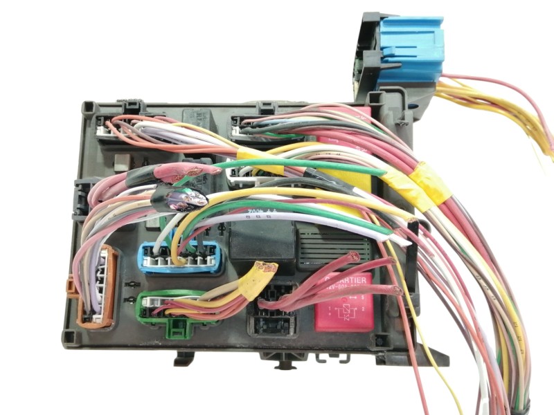 Recambio de caja reles / fusibles para renault vel satis (bj0) privilege referencia OEM IAM 8200148810A  