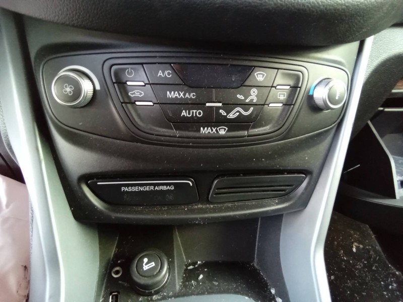 Recambio de mando calefaccion / aire acondicionado para ford b-max trend referencia OEM IAM AV1T18C612 E106760712 