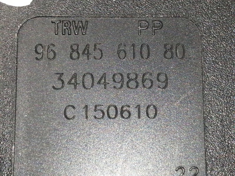 Recambio de enganche cinturon trasero derecho para citroën c3 lx referencia OEM IAM 9684561080  