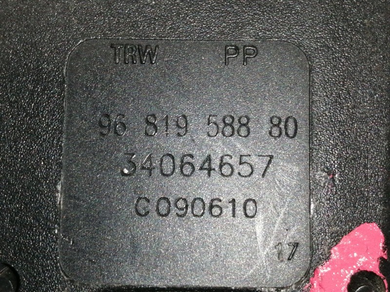 Recambio de enganche cinturon trasero izquierdo para citroën c3 lx referencia OEM IAM 9681958880  
