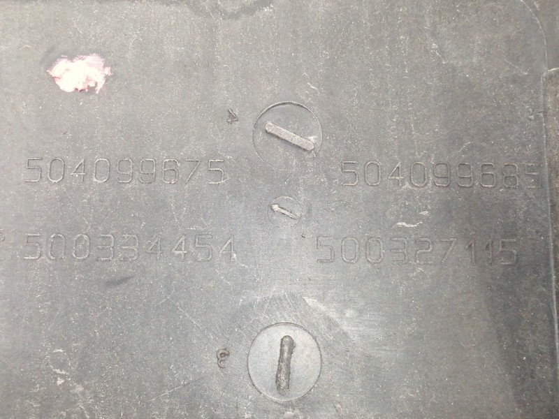 Recambio de moldura para iveco daily caja cerrada (2006 =>) caja cerrada gran espacio 35s... batalla 3300 referencia OEM IAM 504