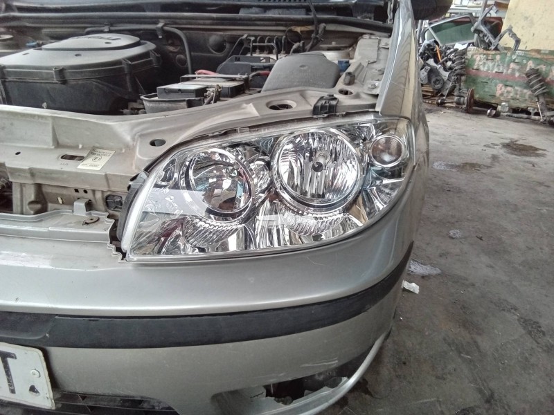 Recambio de faro izquierdo para fiat punto berlina (188) 1.2 8v active referencia OEM IAM 0046522720  